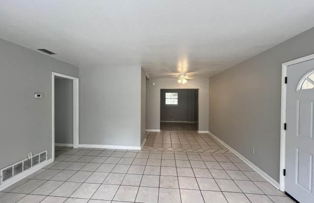 824 Cochran Drive Gallery 2