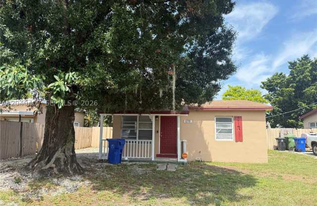 820 NW 4th Ave photos photos