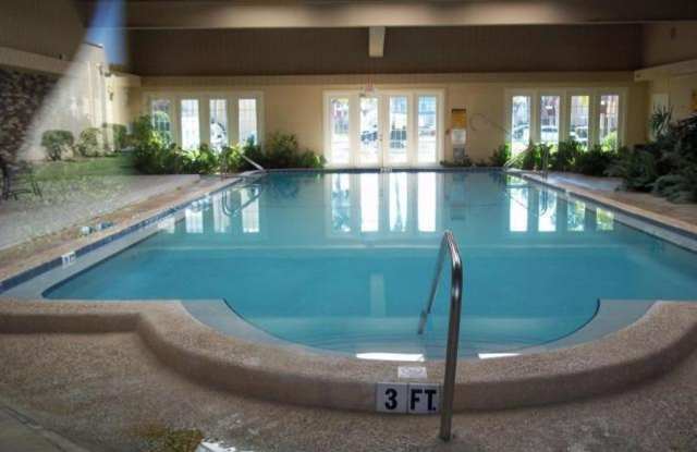 Inviting 2-bedroom, 2-bath condo Gallery 1