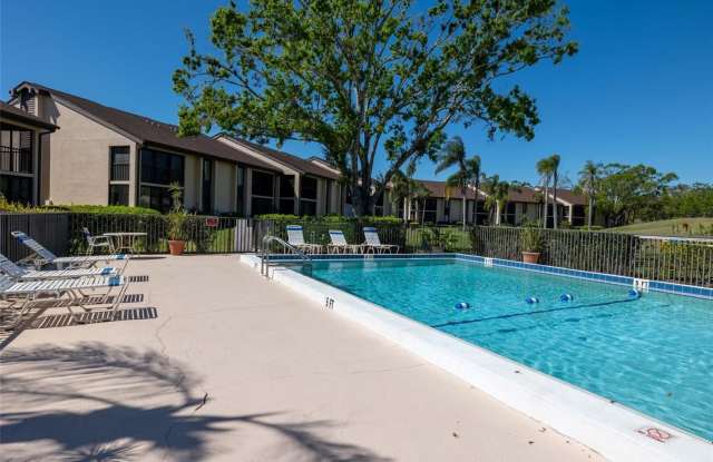 Ideal Sarasota Location! Gallery 3