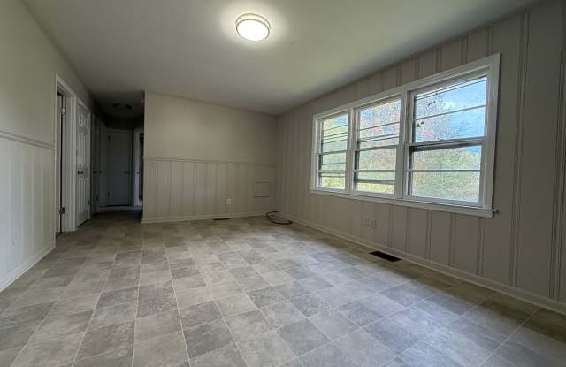 4 Bedroom/2 Bath Home for Rent Gallery 4