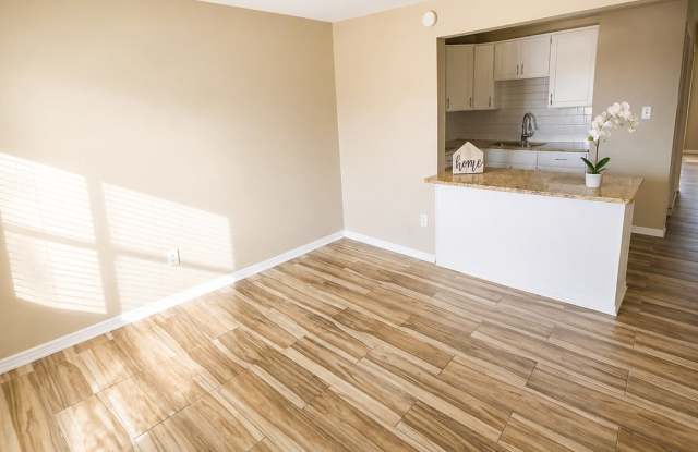 UPDATED 1-BEDROOM CONDO WITH GRANITE COUNTERTOPS Gallery 4