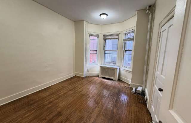 4718-00 HAZEL Avenue Gallery 4