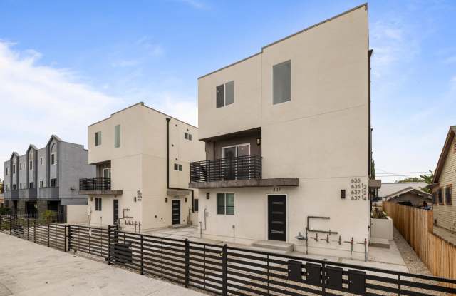 635 1/2 North Kingsley Drive Gallery 1
