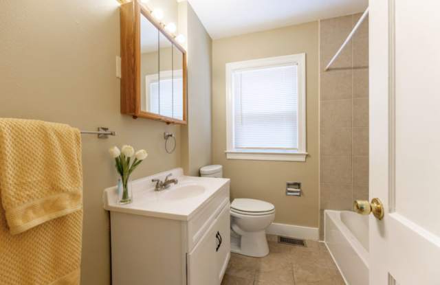 2315 Auburn Street - 2 E photos photos