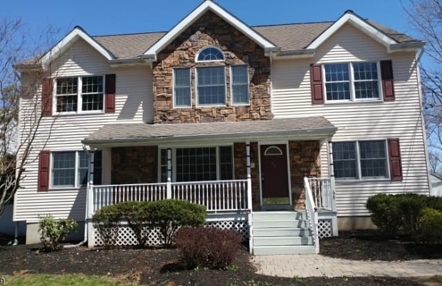 68 W END AVE - 68 W End Ave, Morris County, NJ 07444