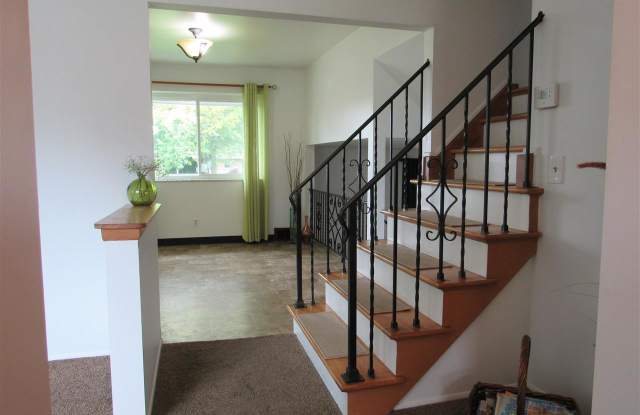 38909 Lakeshore Dr Gallery 3