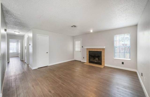 Nice 2 bedroom 2 bath apartment w/patio Gallery 4
