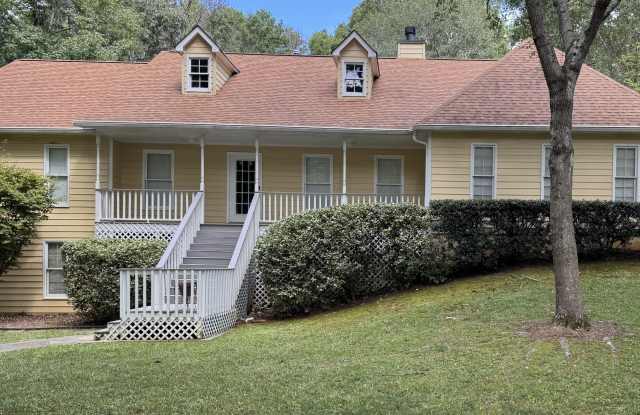 345 Little Creek Drive Gallery 1