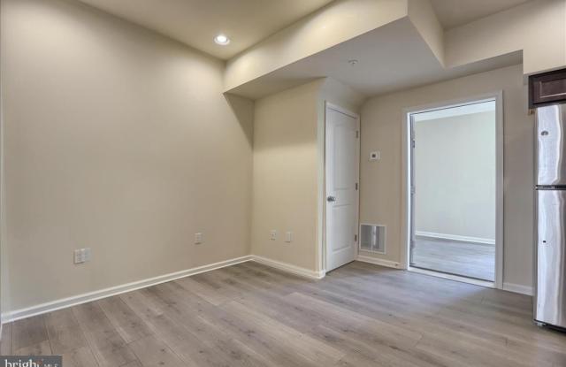 118 HIGH POINTE Drive Gallery 3