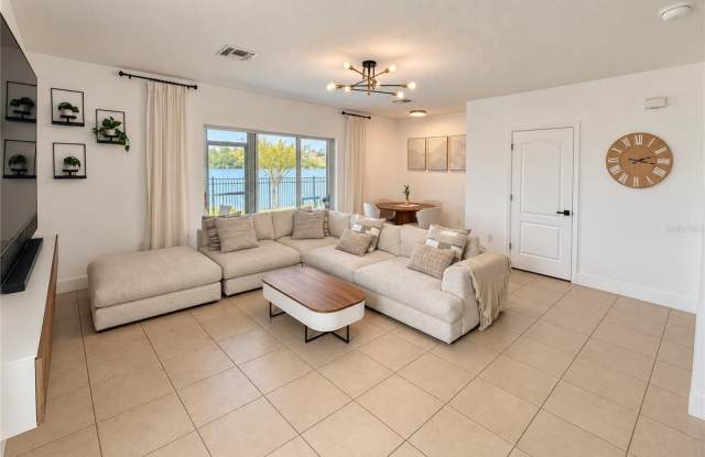 424 ARBOR LAKES Gallery 4