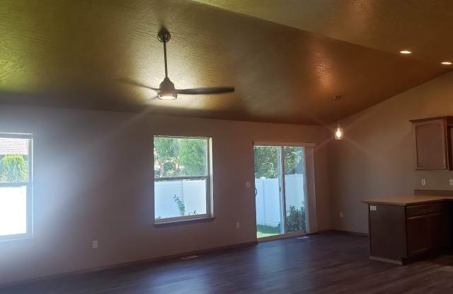 2154 W Freeland Dr Gallery 2