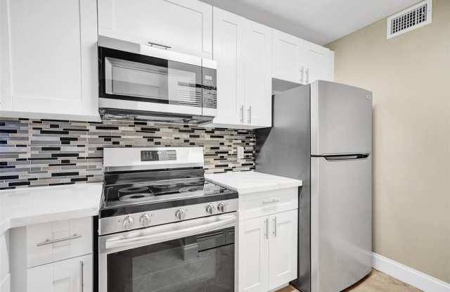 10733 Cleary Blvd - 10733 Cleary Boulevard, Plantation, FL 33324