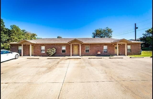 400 E Locust B photos photos 400 E Locust B photos photos