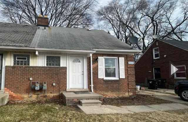 Cute 2 bedroom located on Detroit's East side. photos photos