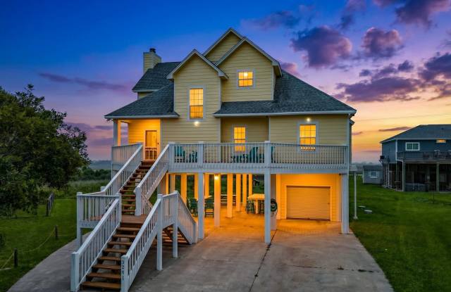 3241 Castle Drive Gallery 1