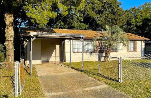 4488 Montclair Rd - 4488 East Montclair Road, Brent, FL 32505