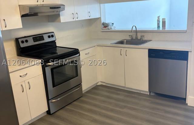 14931 SW 82nd Ter photos photos