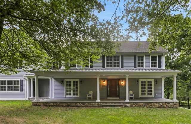 74 Ridgefield Avenue Gallery 2
