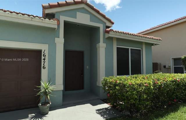 16476 SW 76th St photos photos