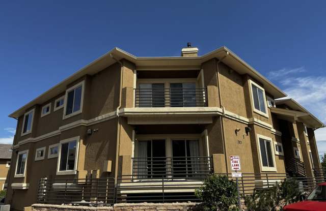 Beautiful 2 Bedroom Condo on the West Side of Colorado Springs photos photos