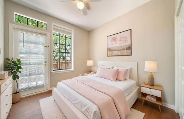 UT PRE-LEASE: 2 BD / 2 BA Gallery 3