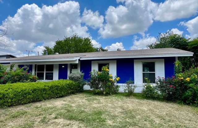 FOR LEASE | 3615 Electra Dr, San Antonio, TX 78218 photos photos FOR LEASE | 3615 Electra Dr, San Antonio, TX 78218 photos photos