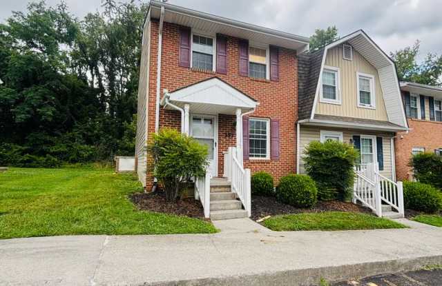 2 Bedroom, 1.5 Bath Townhouse Gallery 2