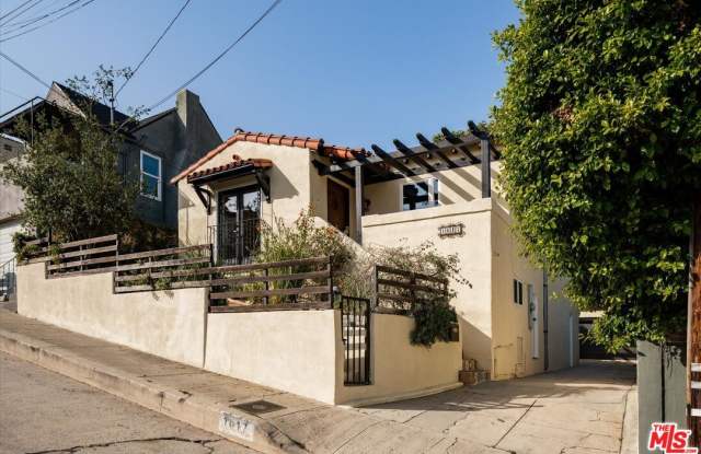 1617 Armitage St Gallery 2