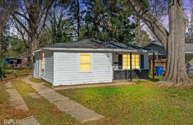Charming 3 Bed 1 Bath - 2022 Murray Street, Shreveport, LA 71108 Charming 3 Bed 1 Bath - 2022 Murray Street, Shreveport, LA 71108
