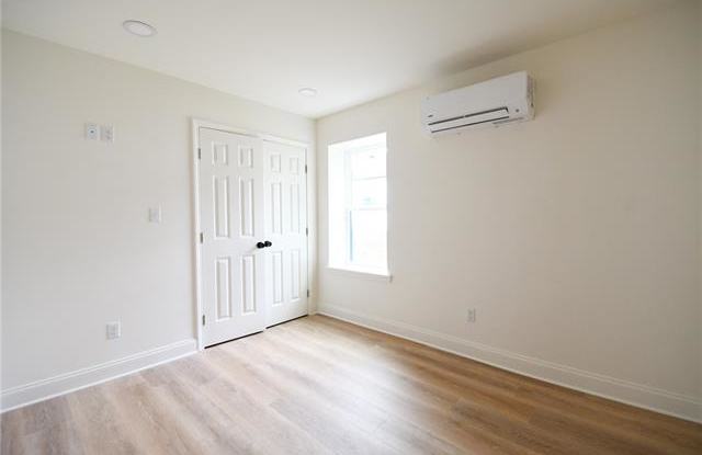 2311 Saint Anthony Street - 1B Gallery 2