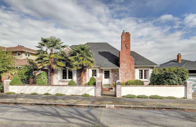 Beautiful Magnolia Home with a VIEW! photos photos