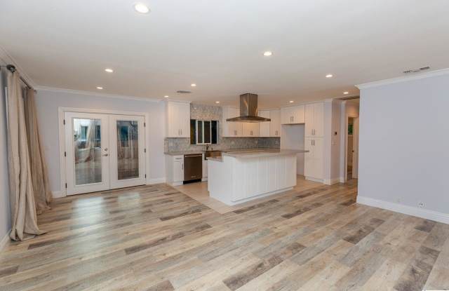 2321 N Verdugo Road Gallery 2