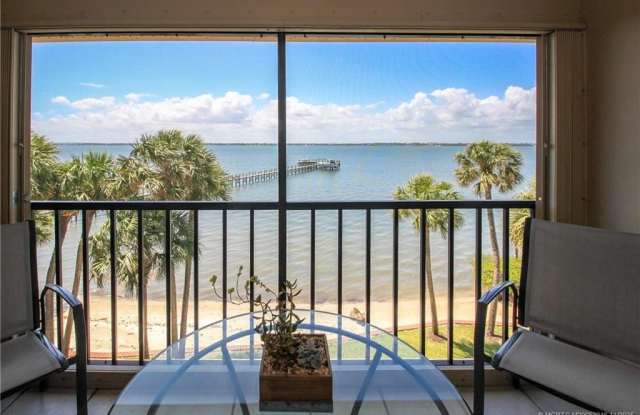 4720 NE Sandpebble Trace photos photos