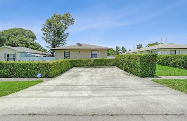 2124-2126 Thomas St photos photos