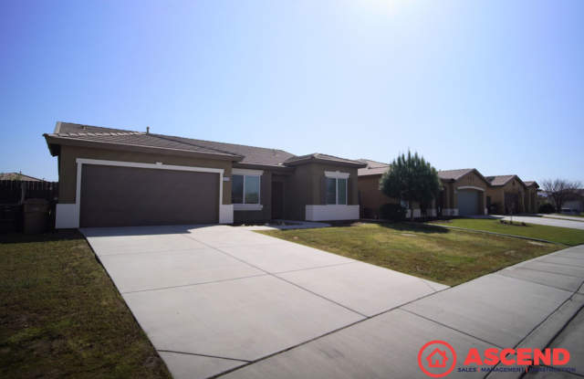 Charming 3 Bed / 2 Bath Home with Garage in Bakersfield! photos photos