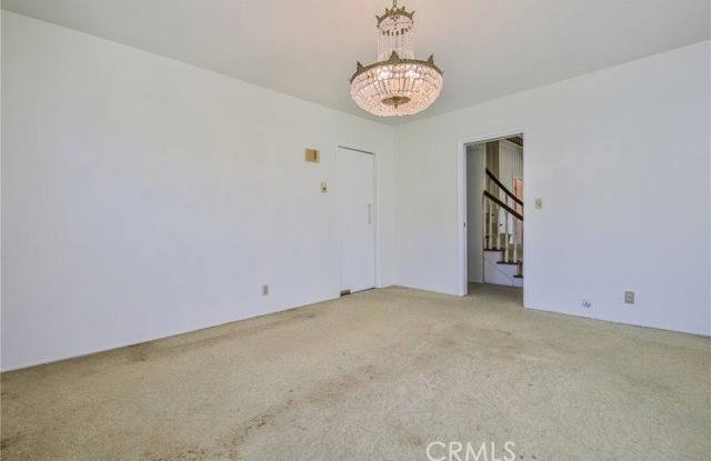 3744 Pine Avenue Gallery 2