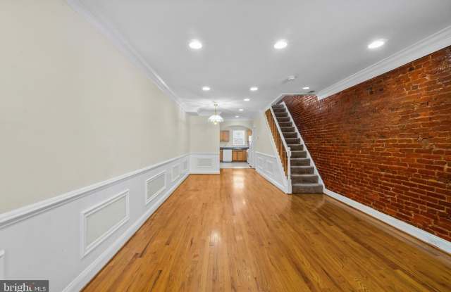 514 N MILTON Avenue Gallery 4