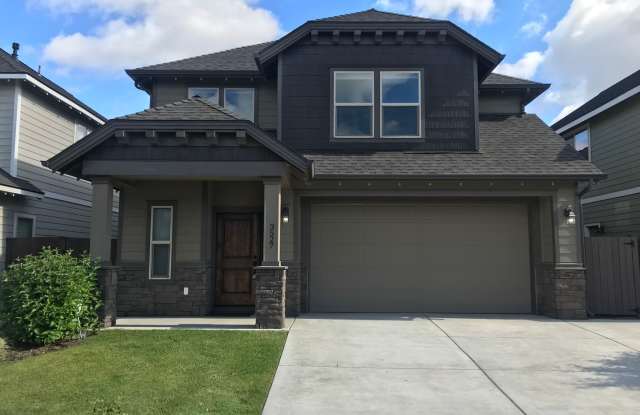 Large 3 Bedroom with Fenced Yard - 3527 Northeast Crystal Springs Drive, Bend, OR 97701