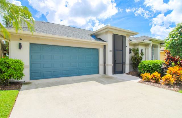 ***STUNNING LAKE FRONT POOL HOME***FURNISHED SEASONAL RENTAL*** Gallery 3