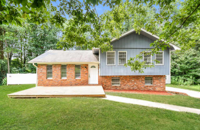 940 Longview Circle - 940 Longview Circle, Adamsville, AL 35005