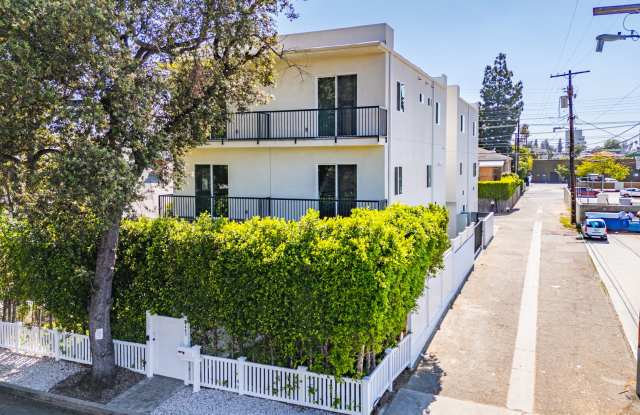 4445 Auckland Avenue photos photos