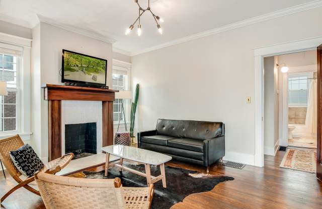 1304 Stratford Avenue Gallery 4