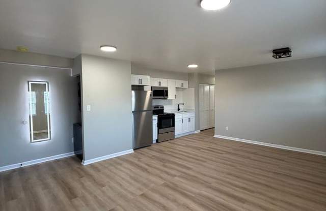 Live in Style at Bellagio East Living I: Convenient and Vibrant Community in Indianapolis photos photos