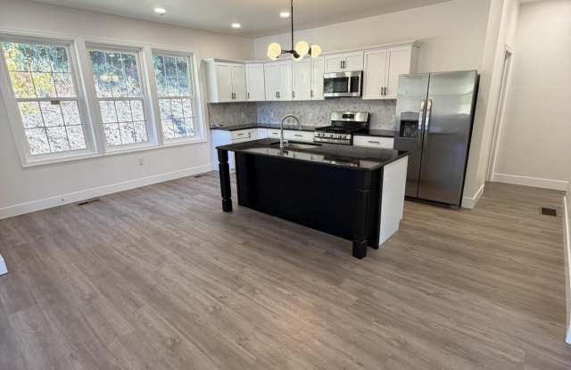 105 Black Walnut Drive Gallery 2