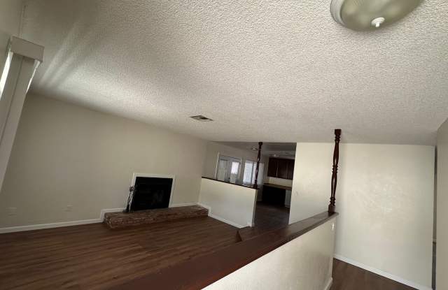 Remodeled/$500 move in special/3 bedroom HOME photos photos