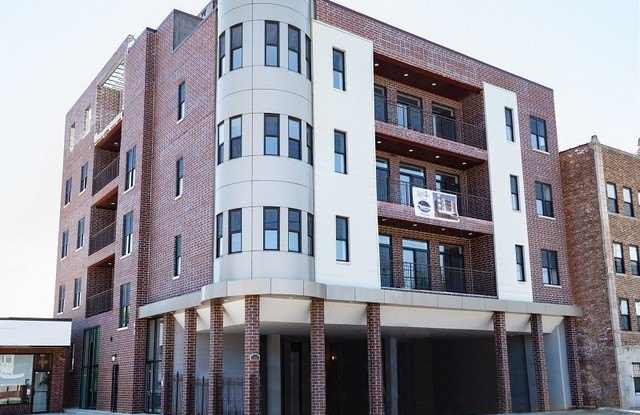 2515 W Lawrence Avenue photos photos