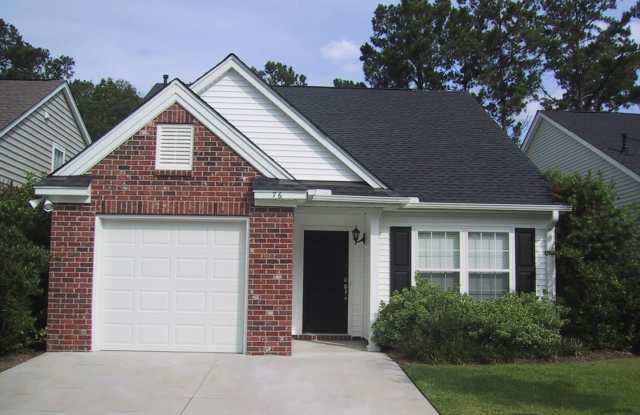 Three Bedroom Home in Pinecrest with Garage photos photos