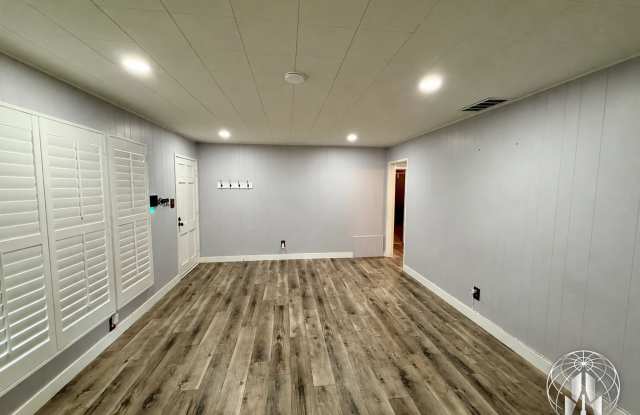 Spacious 5 Bed/2 Bath NE Bakersfield Home w/ Solar, RBP & Deposit Alternative Option Gallery 3