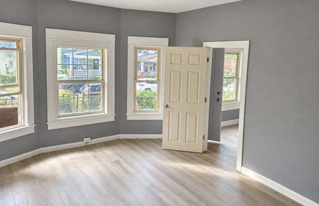 Charming 3BR Apartment in Scranton Gallery 3
